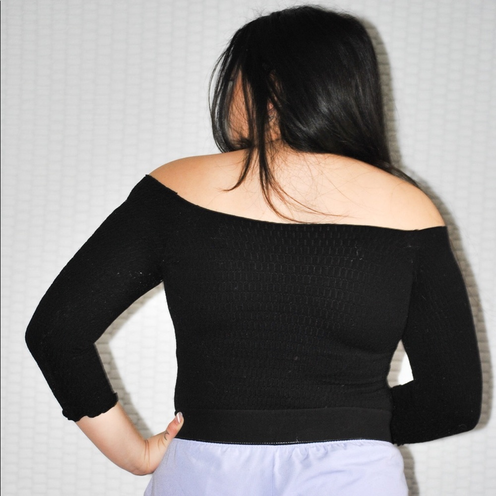 *SOLD* Black 3 quarter sleeve off the shoulder top - Picture 3 of 3